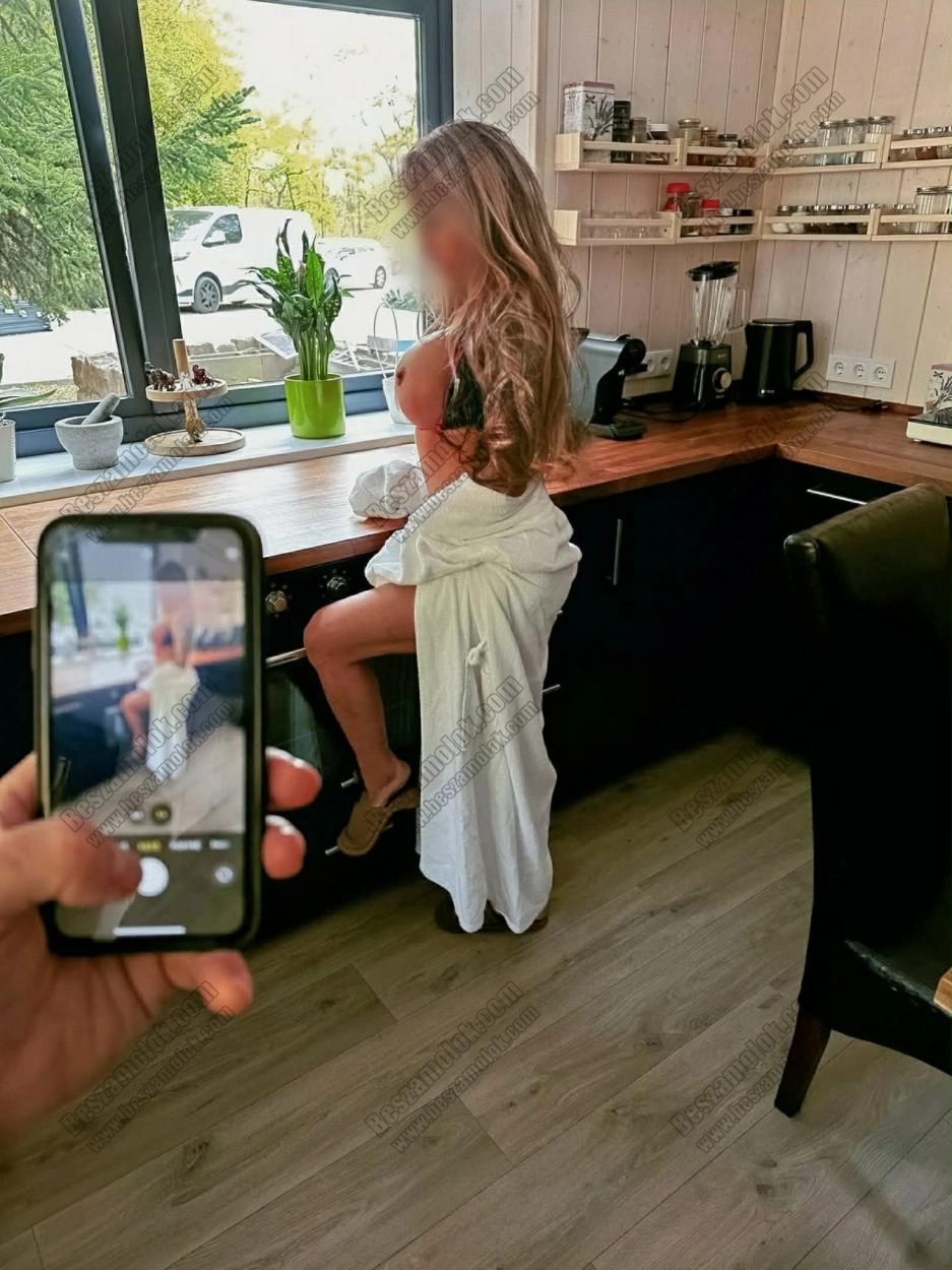 Jázmin mellszex profil kepes profil - mellszex.hu Jázmin - +36 70 244 2885 - mellszex foto