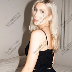 SarahMonroe nagy mellű szexpartner 28 éves